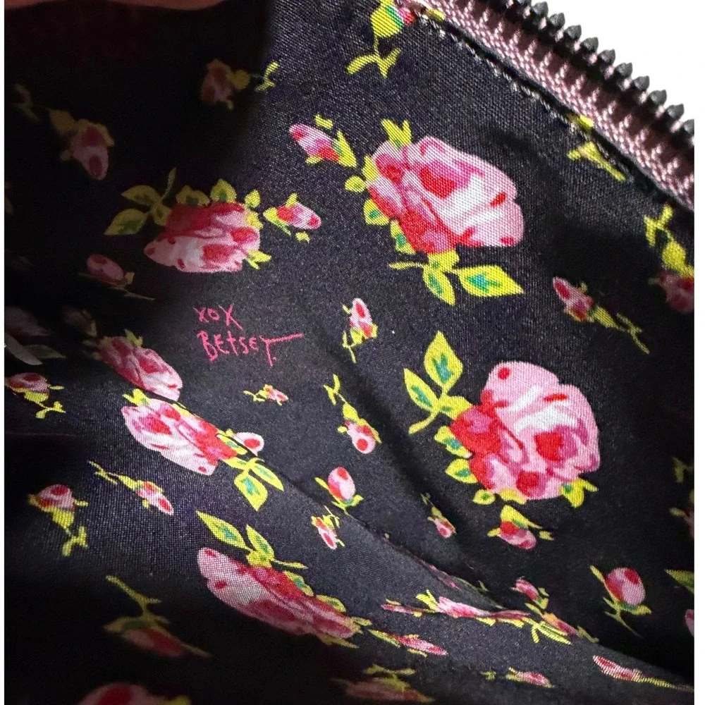 NWOT‎ Betsey Johnson Floral Wristlet Pouch Pink Rose Watercolor Clutch